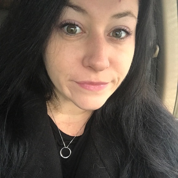 Meet your Posher, Casey - Picture 3 of 4